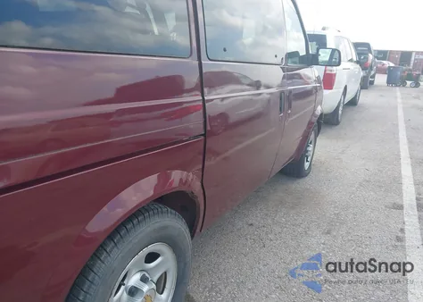 2004 Chevrolet Astro z USA, uszkodzony, nr VIN 1GNDM19XX4B100247